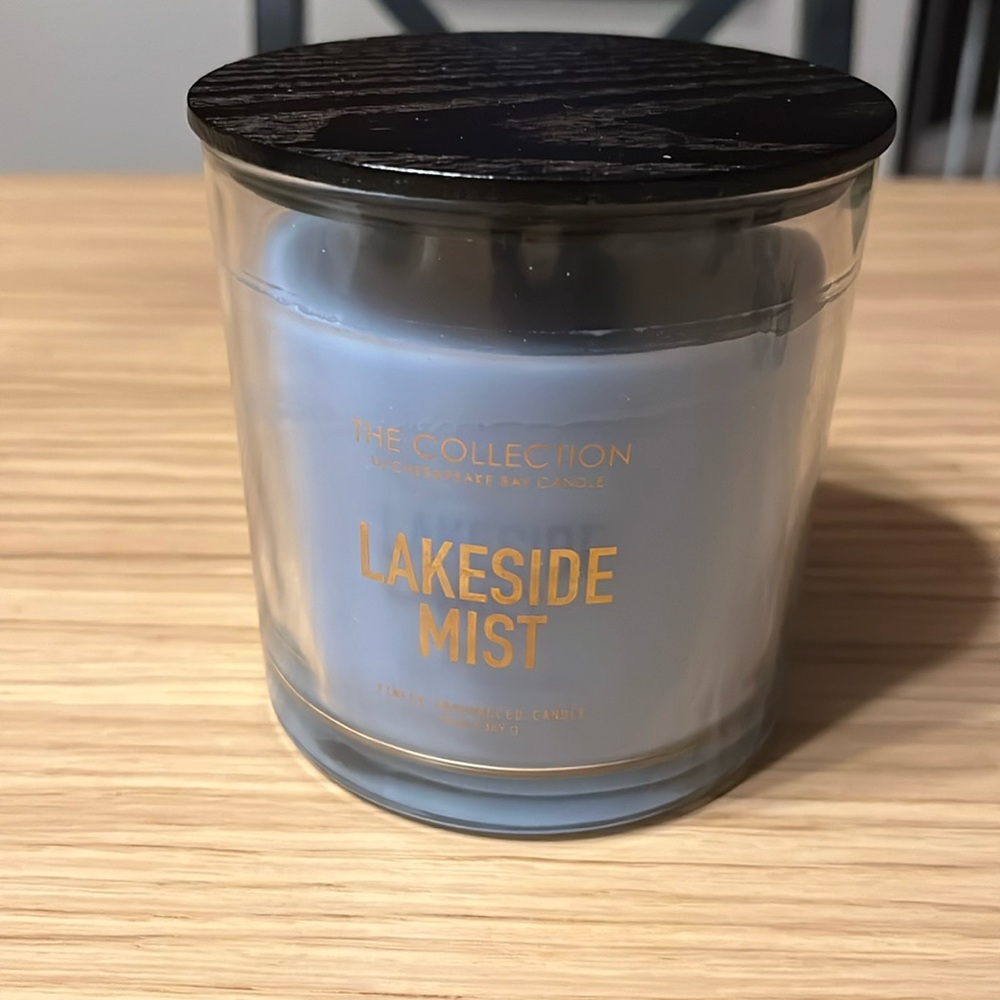 Chesapeake Bay Candle. The Collection. Lakeside Mist.